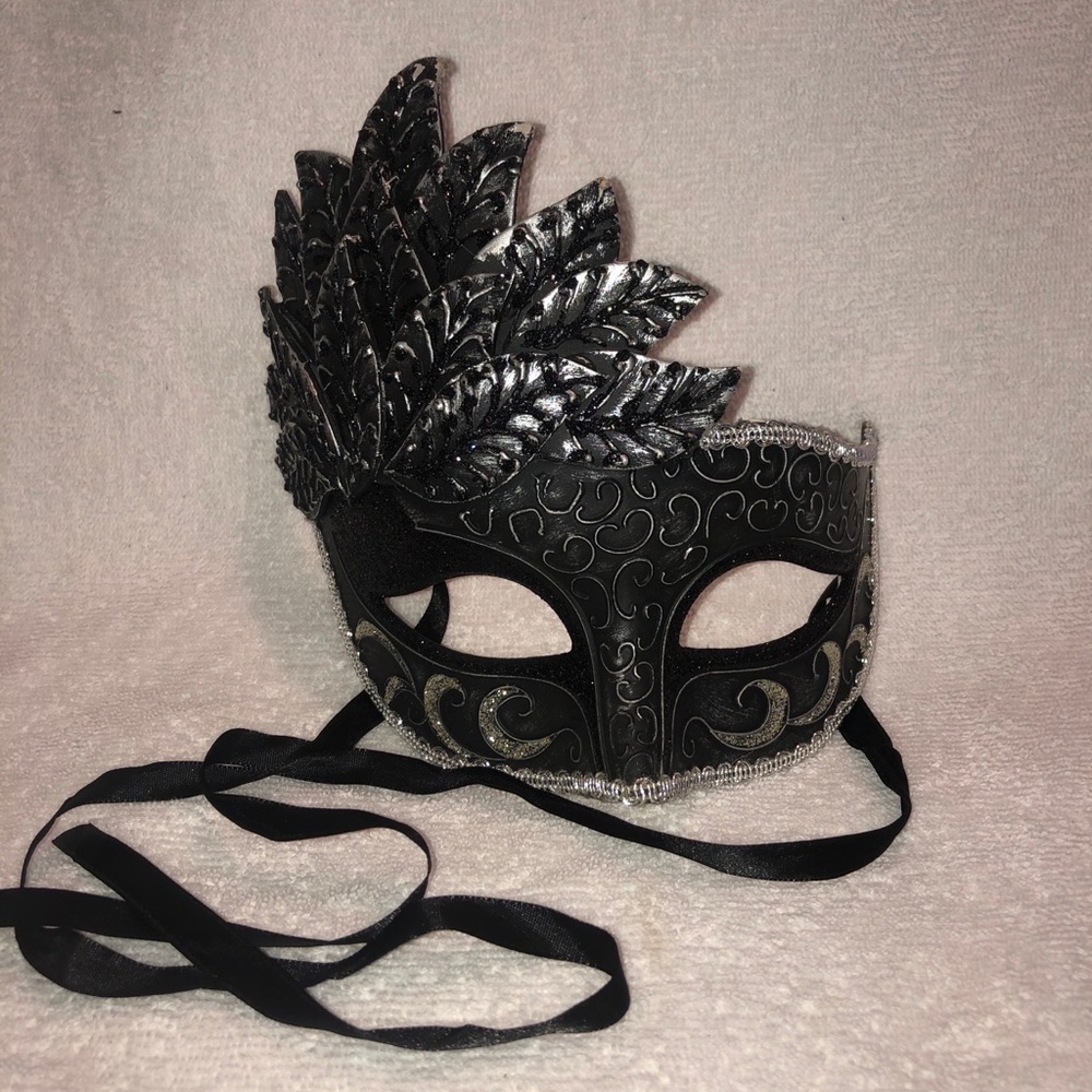 Masquerade Mask silver and black